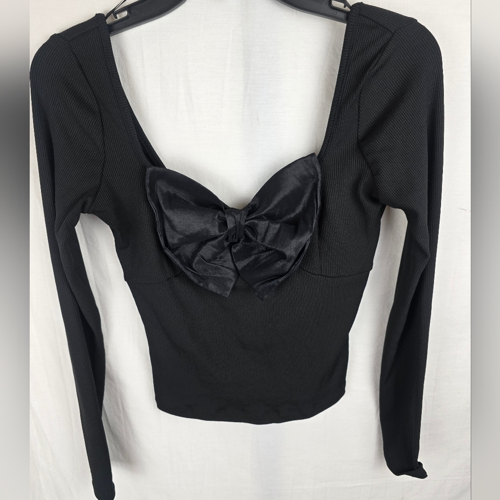NWT Evolutionary Elegant Black Long Sleeve Top with Bow Shirt Sz S